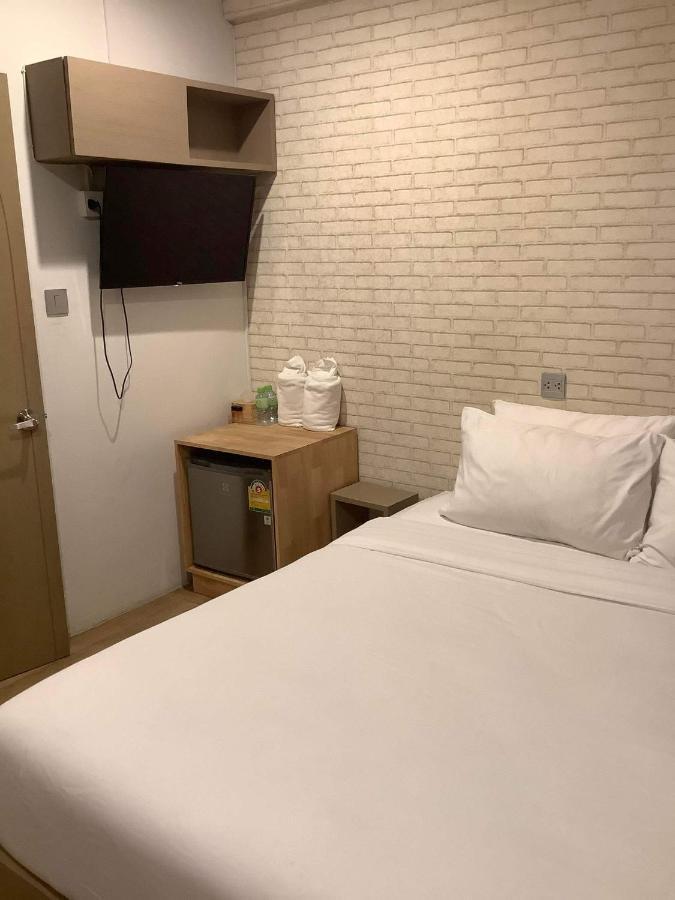 Cr.Hotel Makkasan Exterior photo