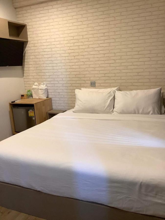 Cr.Hotel Makkasan Exterior photo